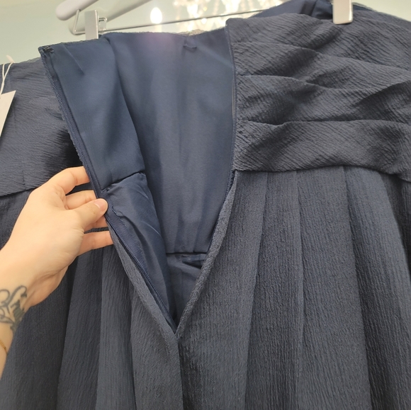 Vera Wang Bridesmaids Dress - Picture 7 of 10